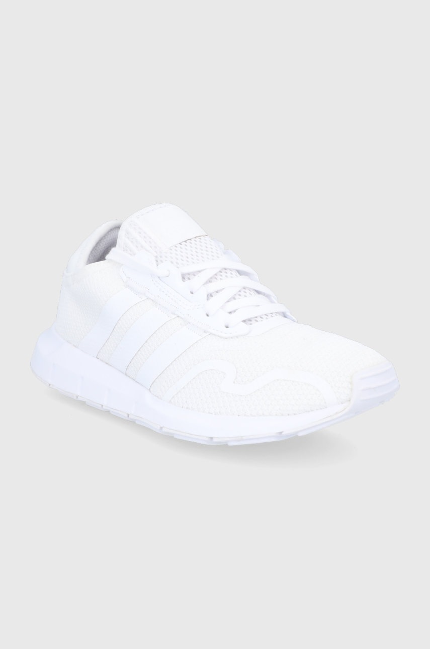 

Ботинки adidas Originals SWIFT RUN X цвет белый на плоском ходу