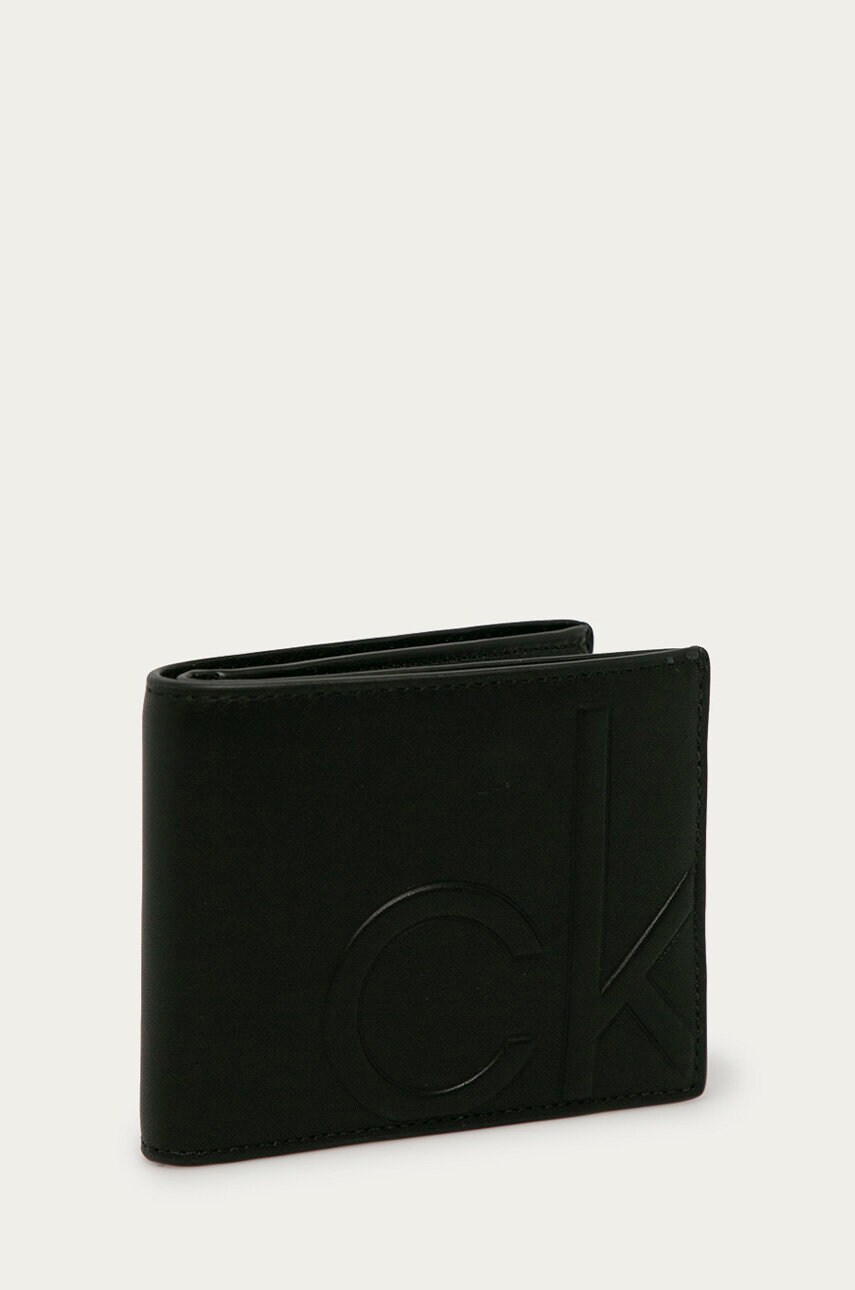 

1561983