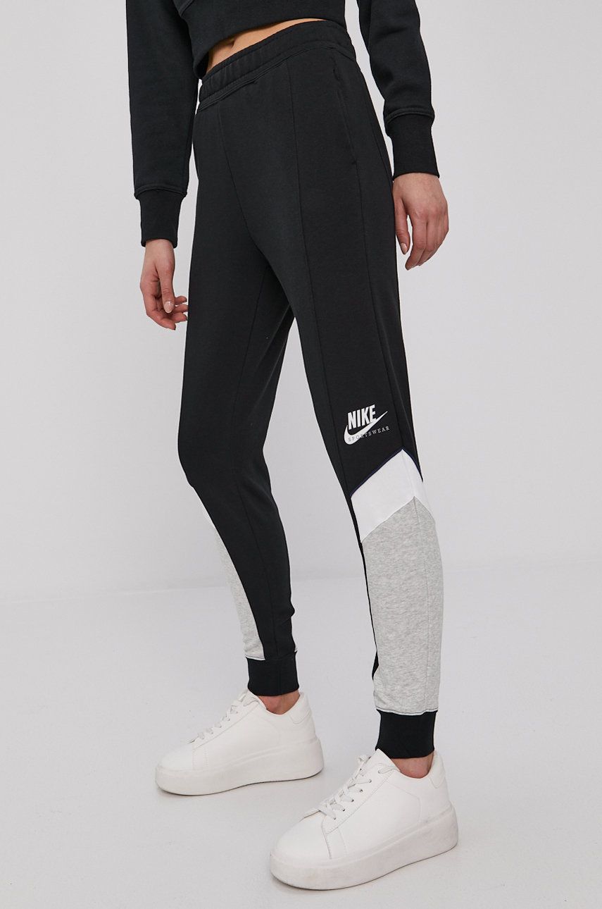 Nike Sportswear Pantaloni femei, culoarea negru answear.ro imagine megaplaza.ro