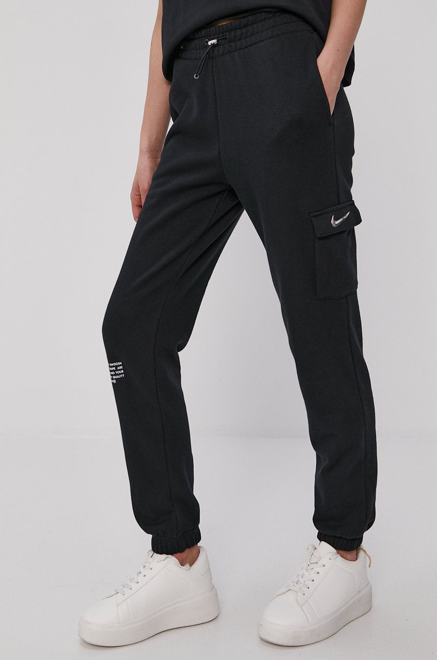 Nike Sportswear Pantaloni femei, culoarea negru, material neted