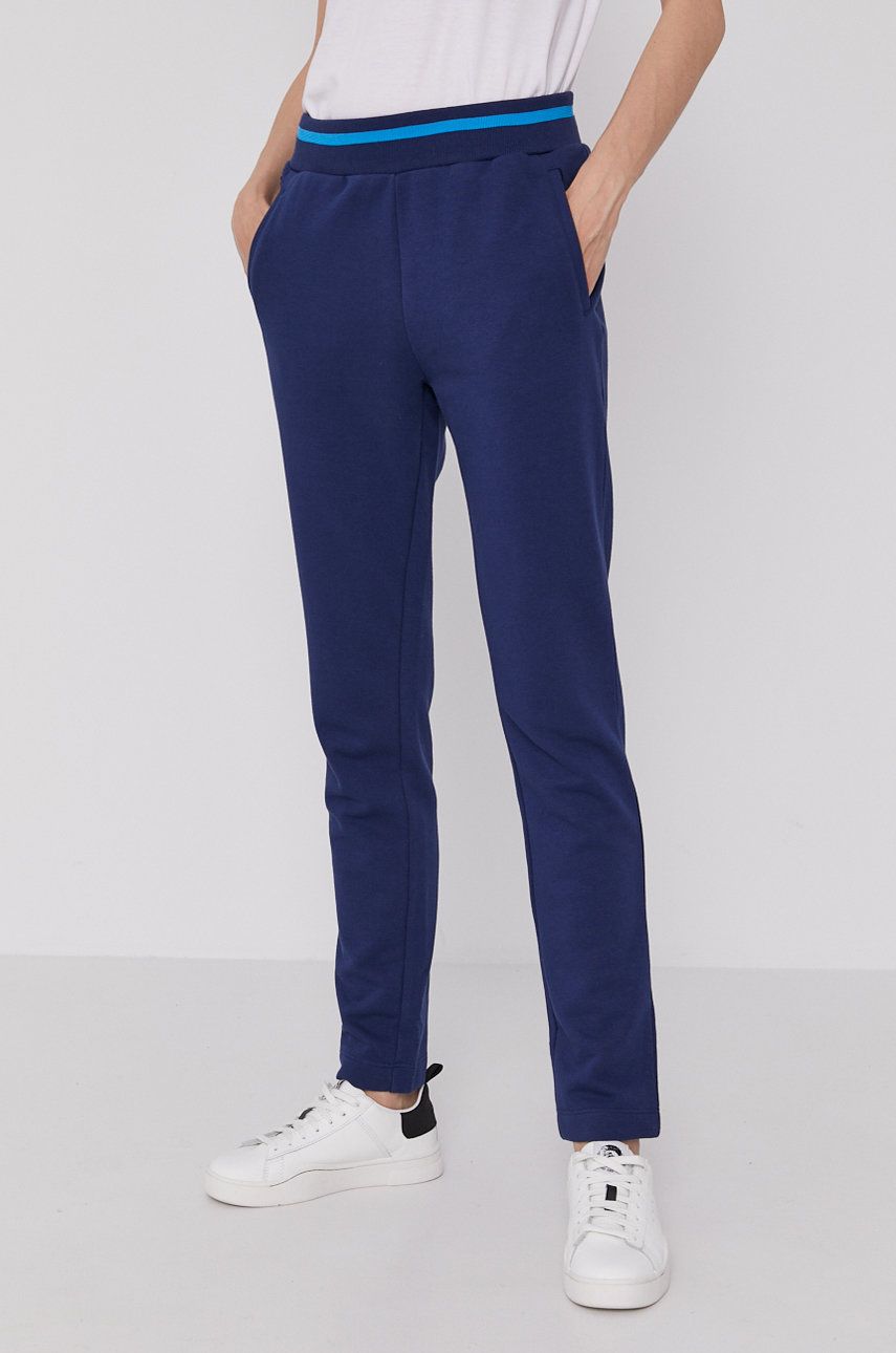 Lacoste – Pantaloni answear.ro imagine 2022 13clothing.ro