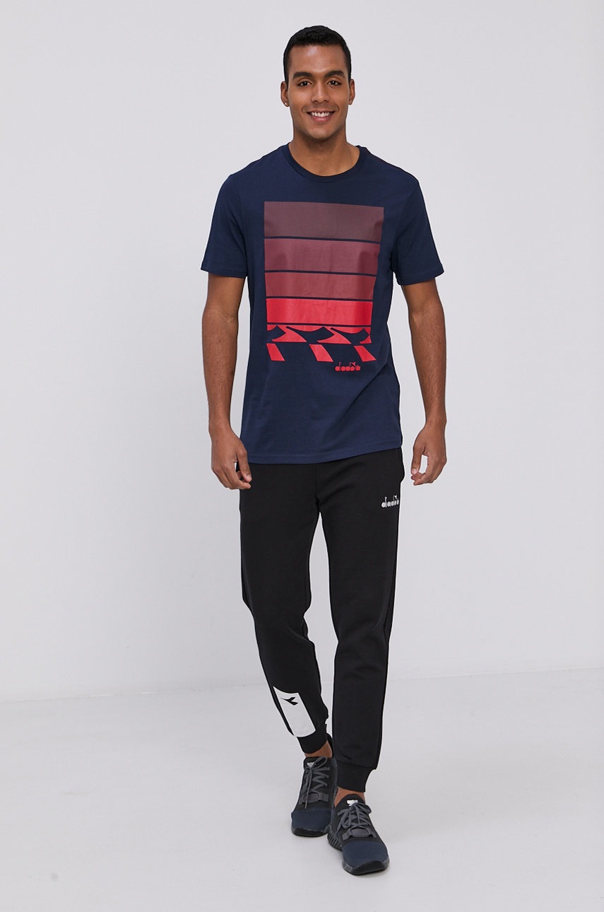 

Брюки Diadora мужские цвет чёрный гладкие
