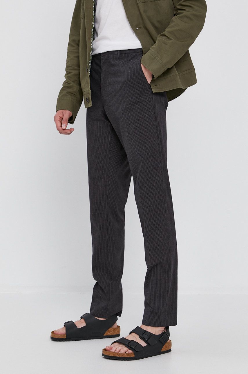 Sisley Pantaloni bărbați, culoarea gri, mulat 2022 ❤️ Pret Super answear imagine noua 2022