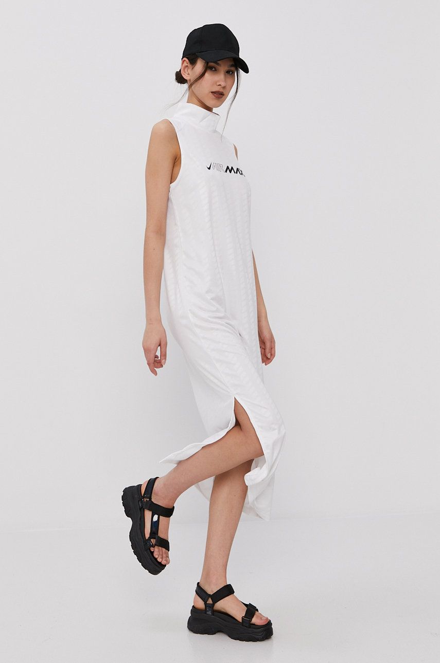 Nike Sportswear Rochie culoarea alb, midi, model drept Alb imagine megaplaza.ro
