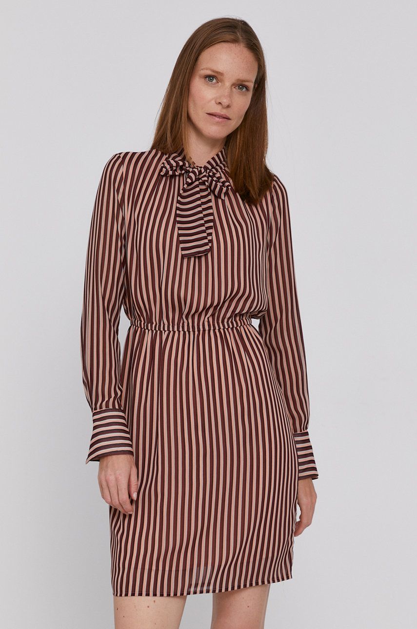 Šaty Sisley hnědá barva, mini, jednoduché - hnědá -  100% Polyester