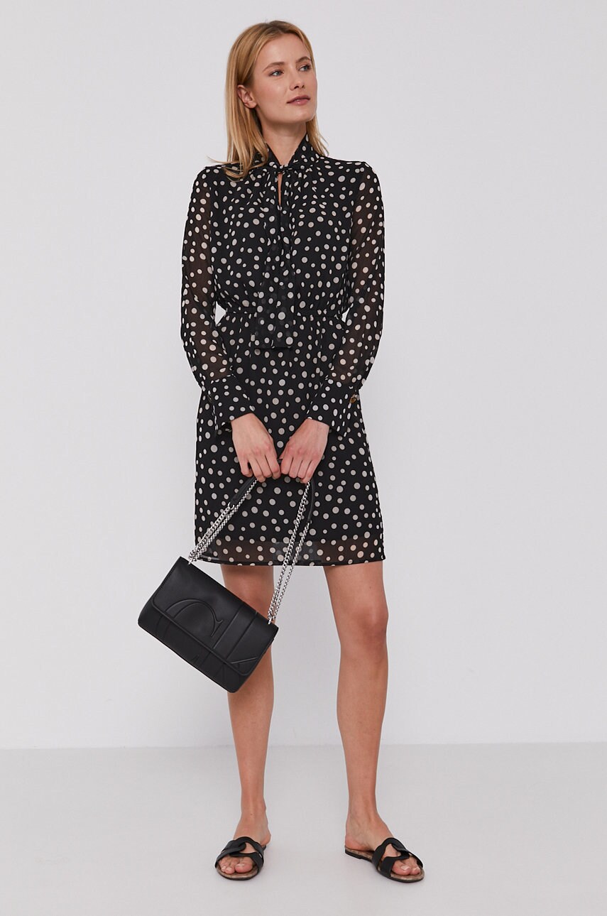 

Сукня Sisley колір чорний mini пряма