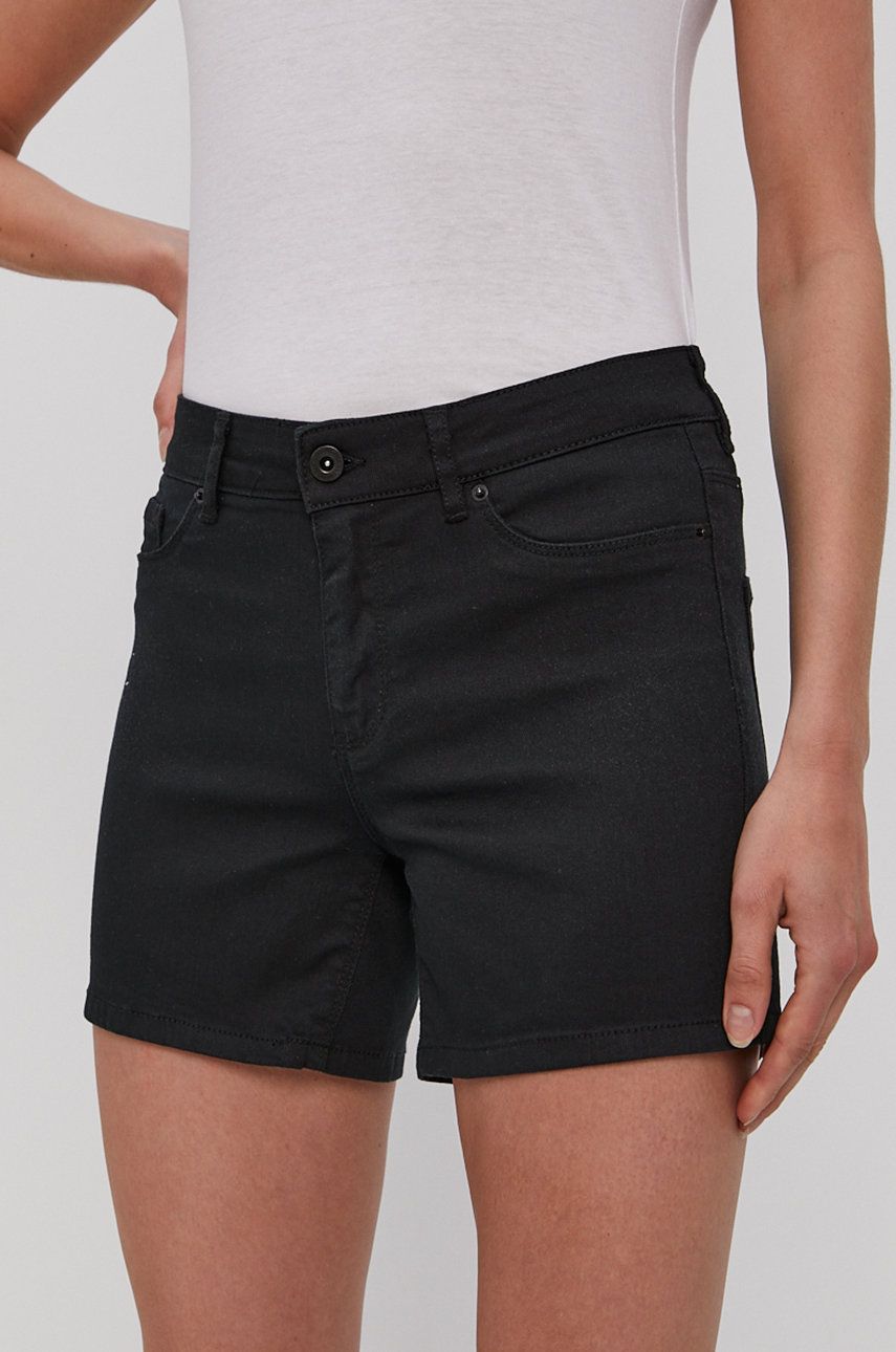 Vero Moda Pantaloni scurti femei, culoarea negru, material neted, medium waist