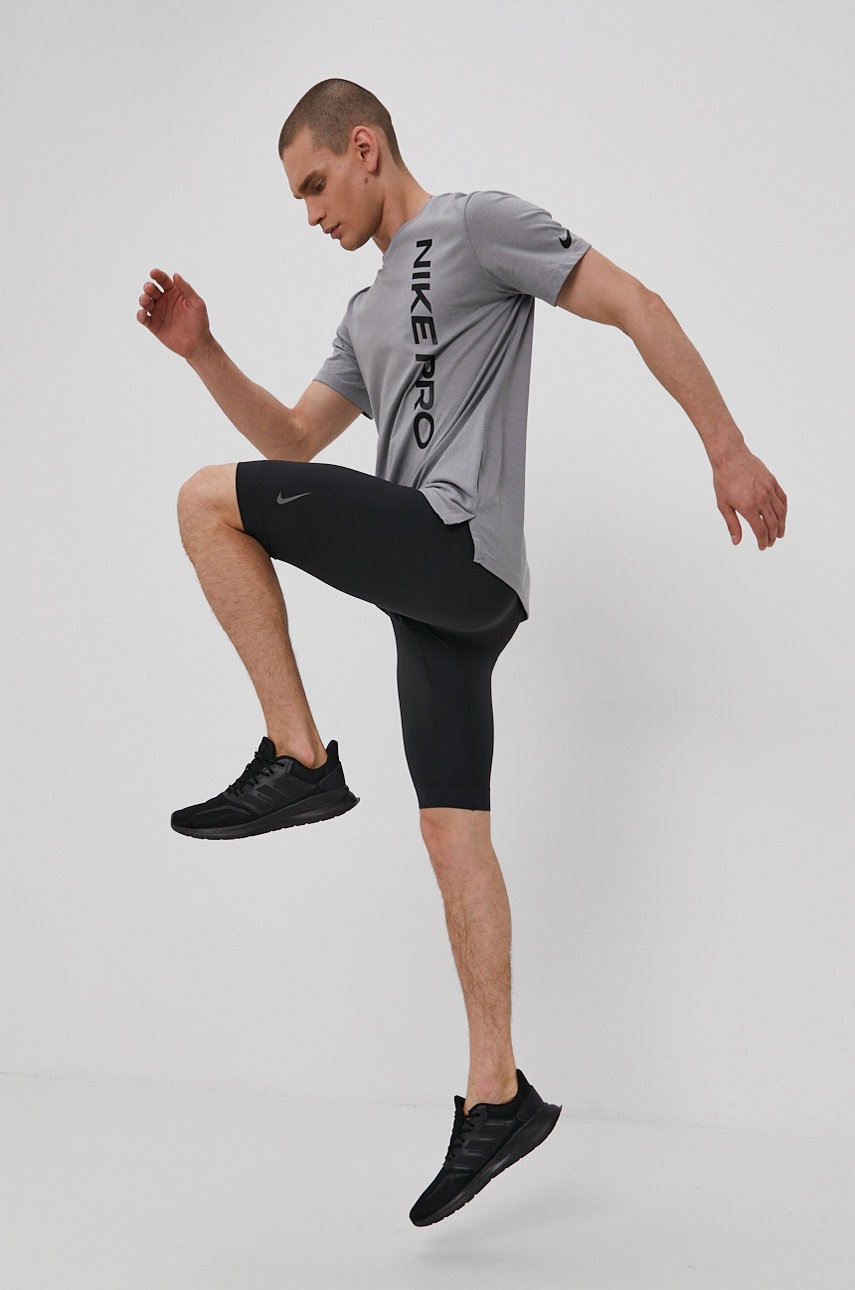 

Шорти Nike чоловічі колір чорний