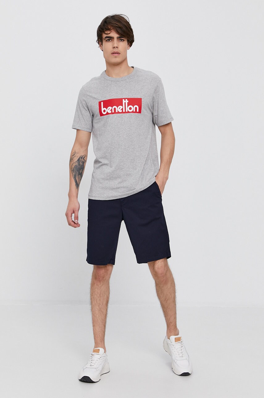 

Шорти United Colors of Benetton чоловічі колір синій