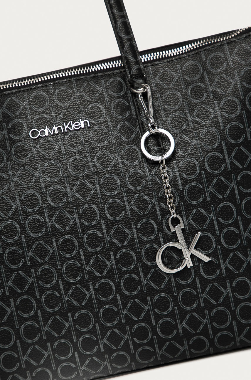 

Calvin Klein - Сумочка