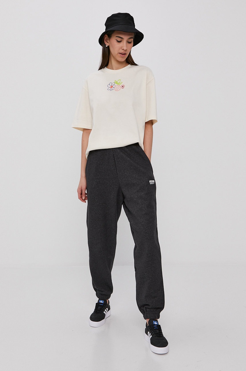 

Футболка adidas Originals жіноча колір жовтий