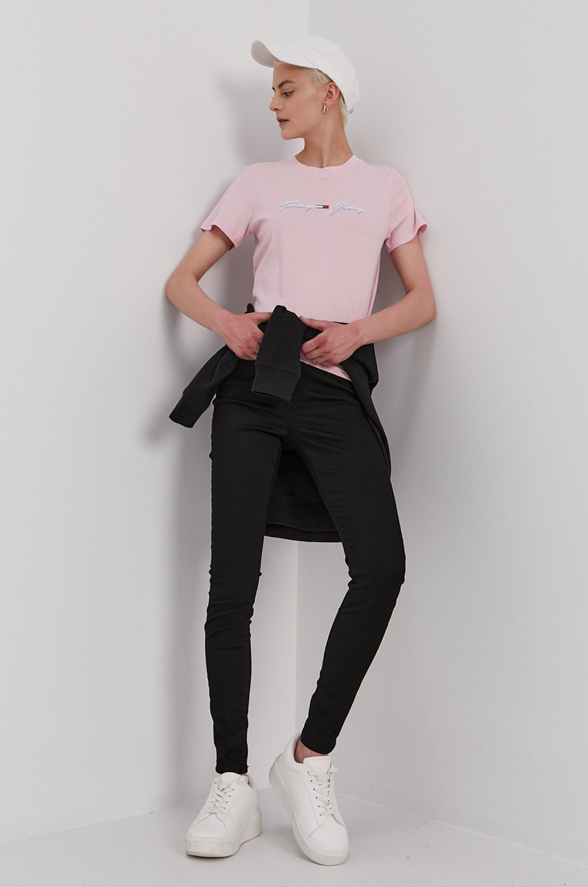 

Футболка Tommy Jeans женская цвет розовый