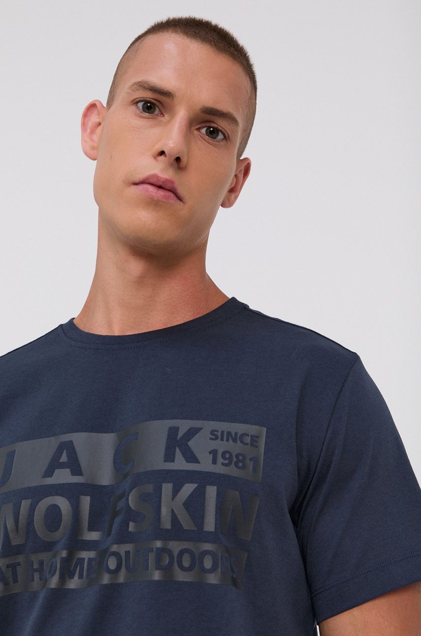 Jack Wolfskin Tricou bărbați, culoarea albastru marin, cu imprimeu answear imagine noua