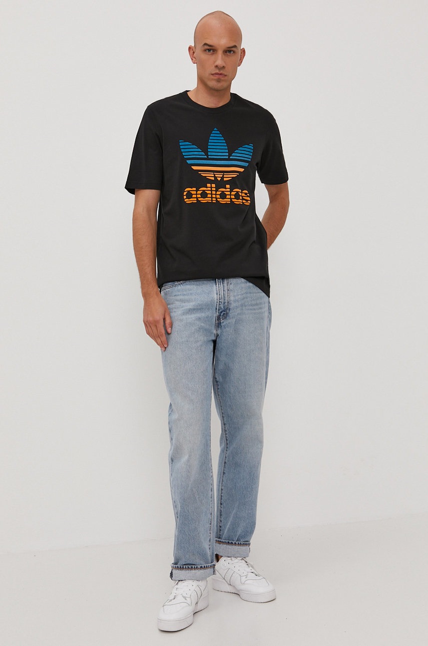 

Футболка adidas Originals чоловіча колір чорний з принтом