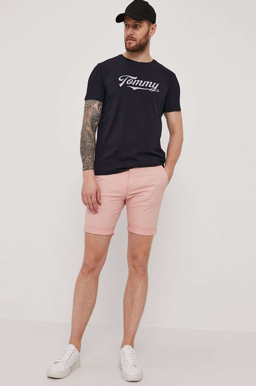

Футболка Tommy Hilfiger мужская цвет синий с аппликацией