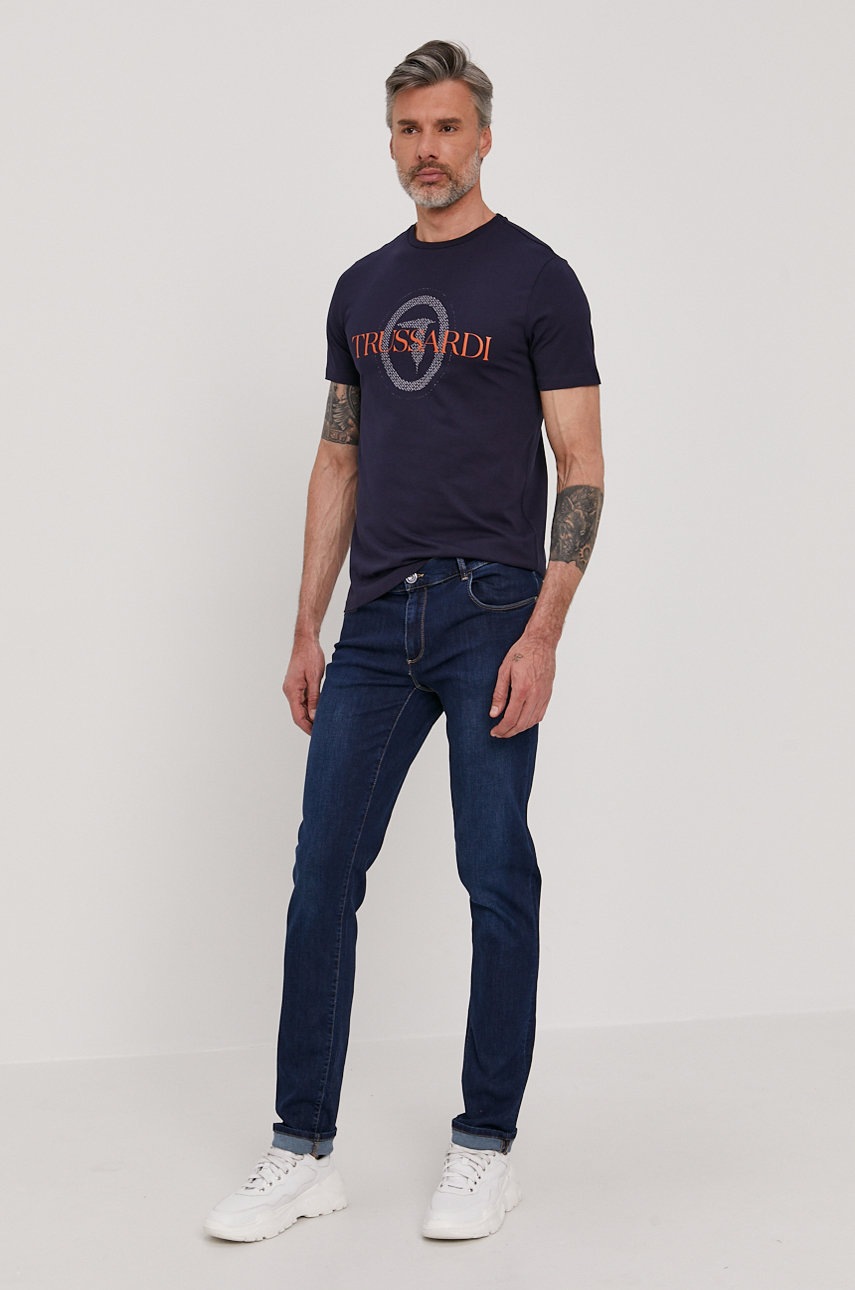

Футболка Trussardi Jeans мужская цвет синий с принтом