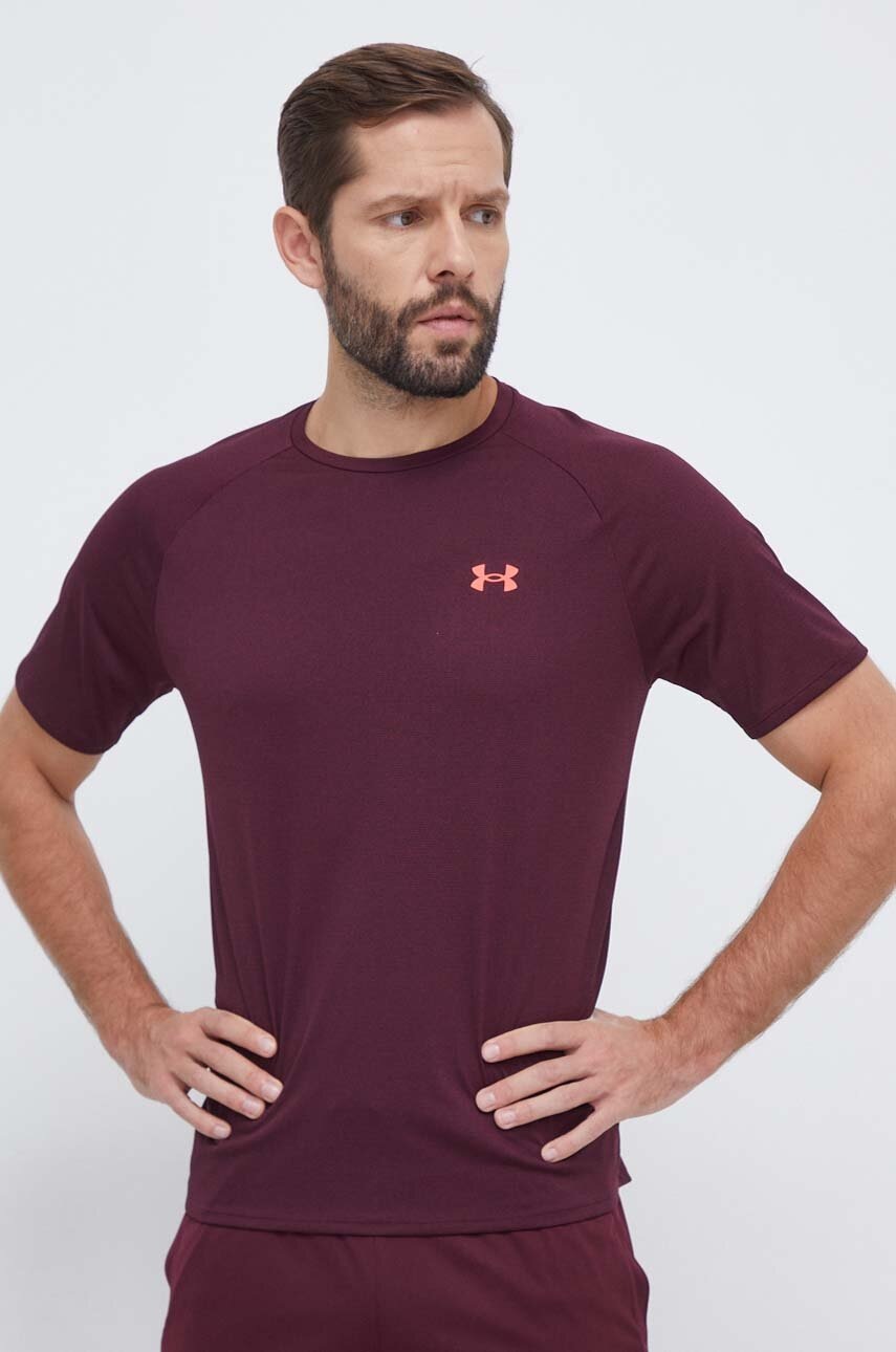 Levně Tréninkové tričko Under Armour vínová barva