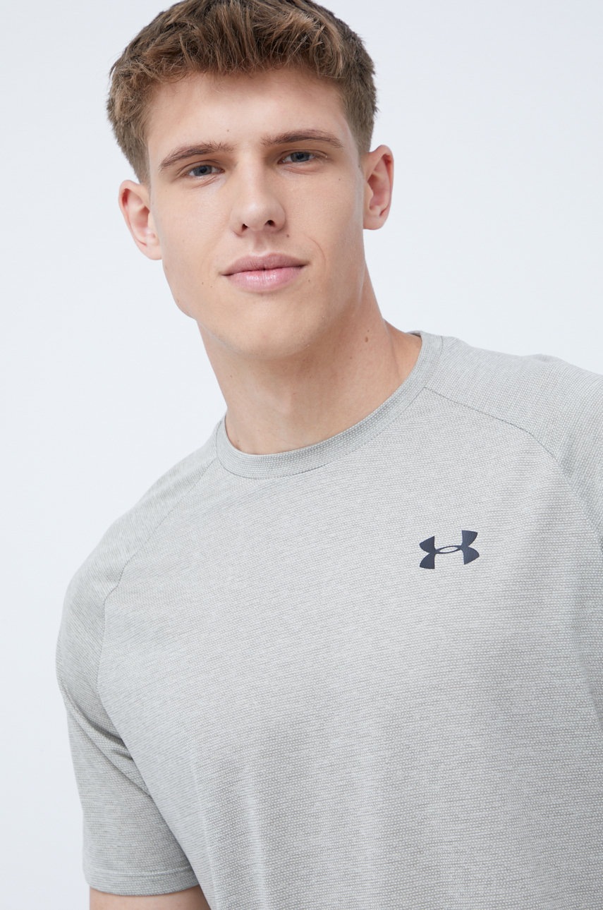 

Тениска Under Armour в бежово с изчистен дизайн, Зелен