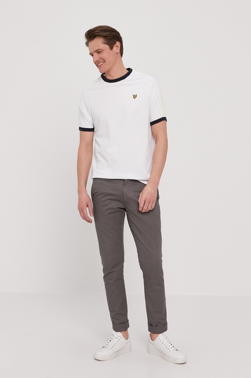 

Футболка Lyle & Scott чоловіча колір білий гладкий