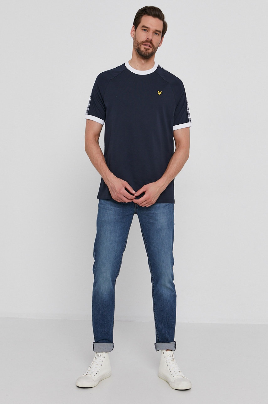 

Футболка Lyle & Scott мужская цвет синий с аппликацией