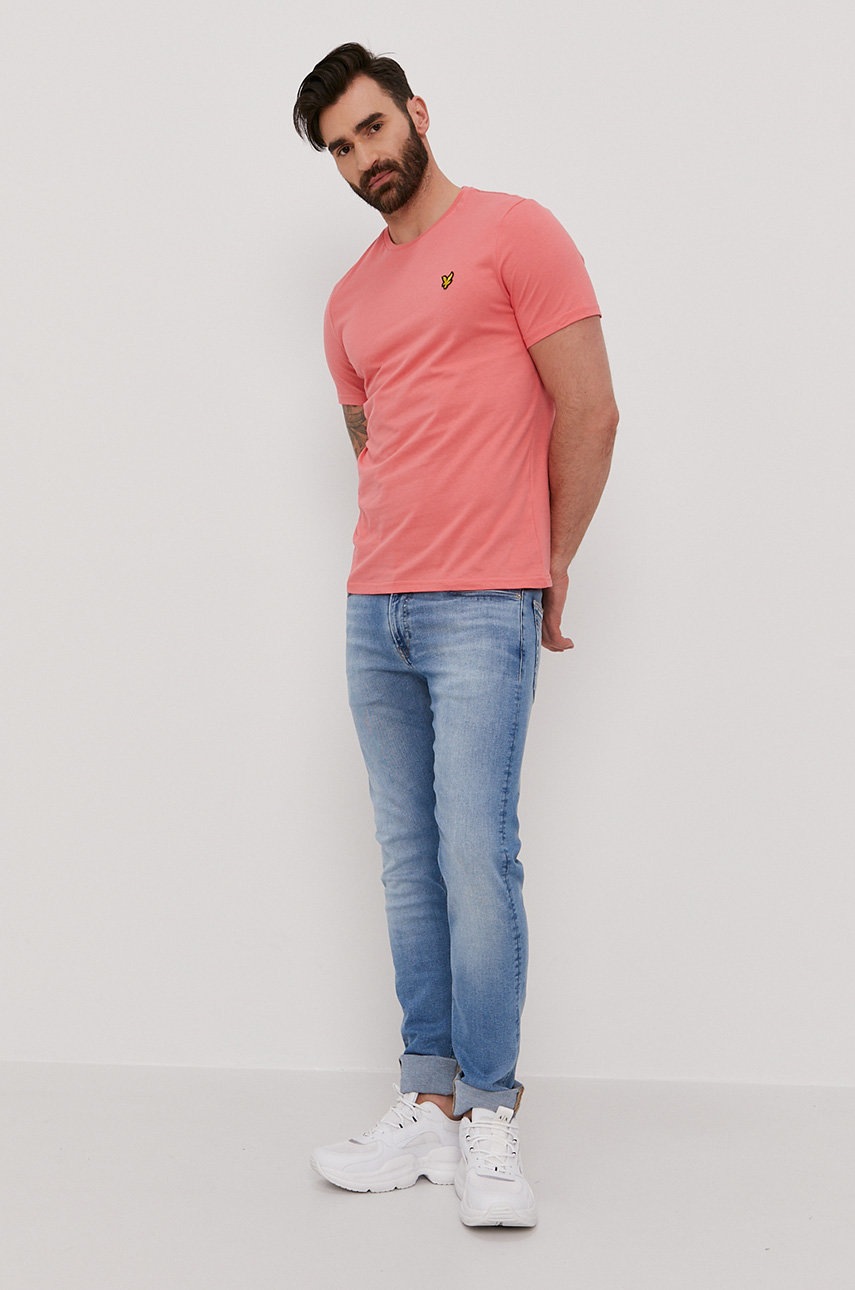 

Футболка Lyle & Scott чоловіча колір рожевий гладкий