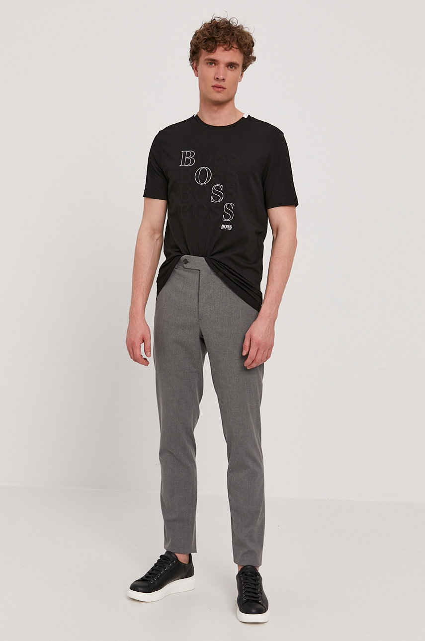 

Футболка Boss Athleisure мужская цвет чёрный с принтом