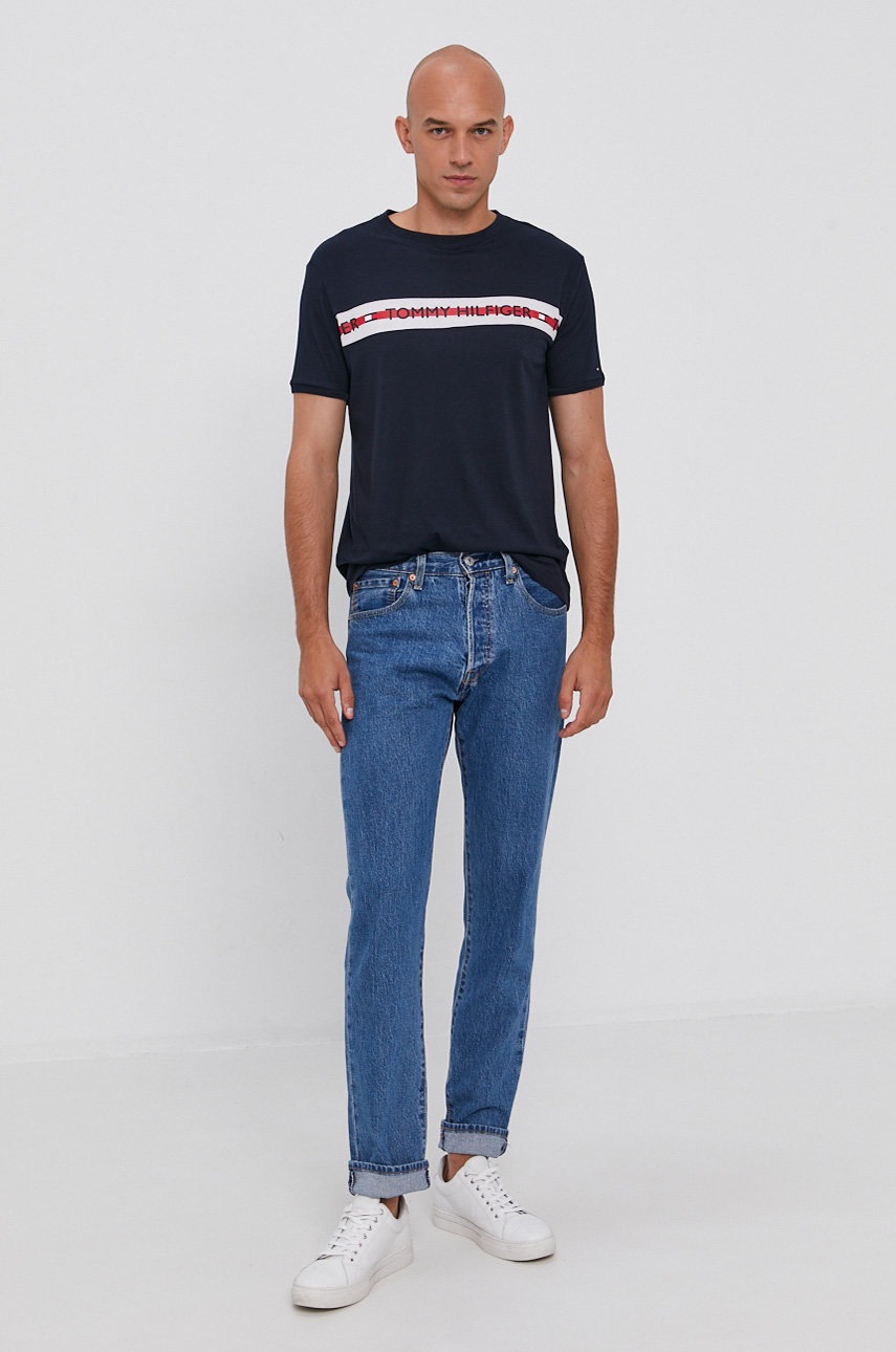 

Футболка Tommy Hilfiger чоловіча колір синій з принтом