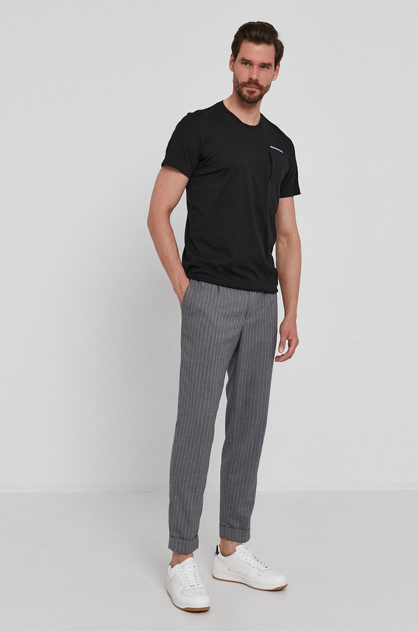 

Футболка Calvin Klein Jeans мужская цвет чёрный гладкий