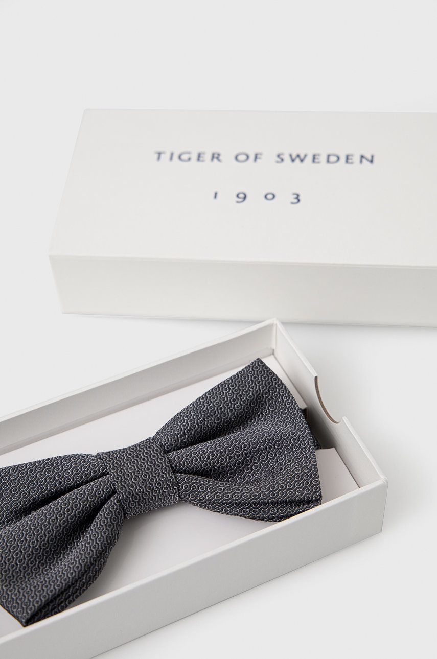 

Шовковий метелик Tiger Of Sweden колір сірий