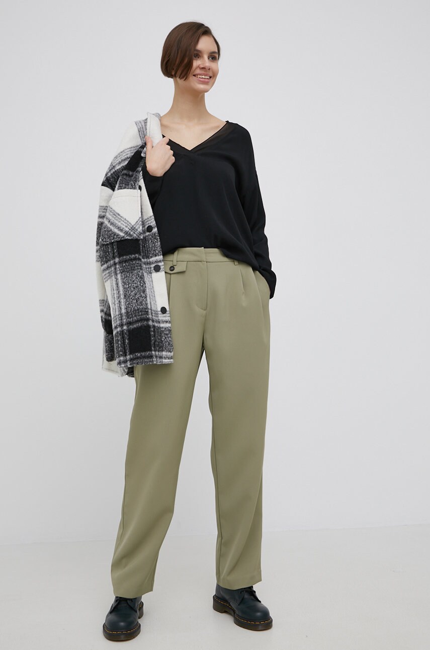 

Блузка Vero Moda жіноча колір чорний однотонна