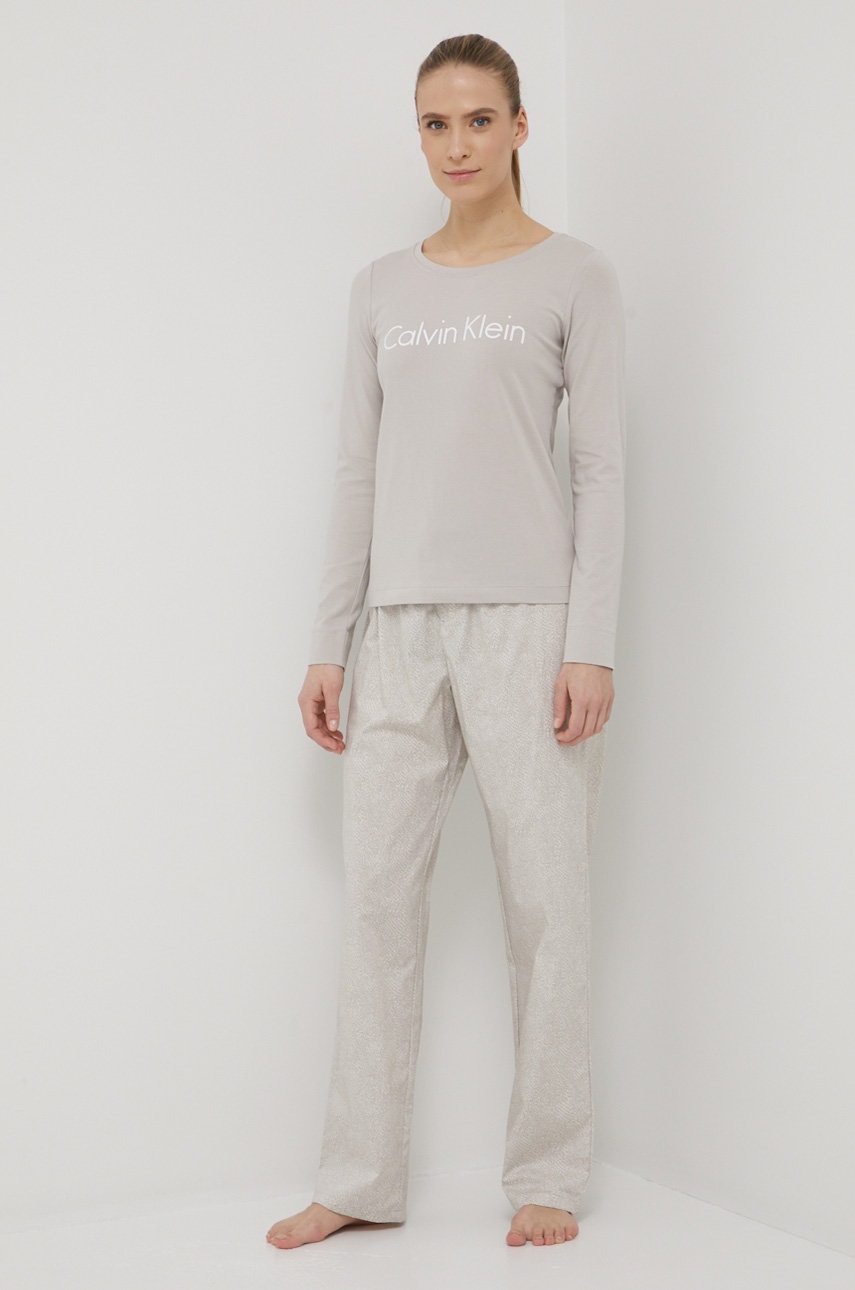 

Комплект пижама Calvin Klein Underwear в сиво, Сив
