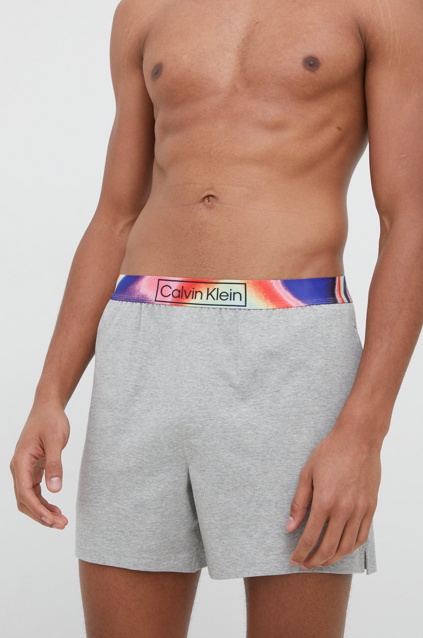 

Късо долнище на пижама Calvin Klein Underwear мъжко в сиво с изчистен дизайн, Сив