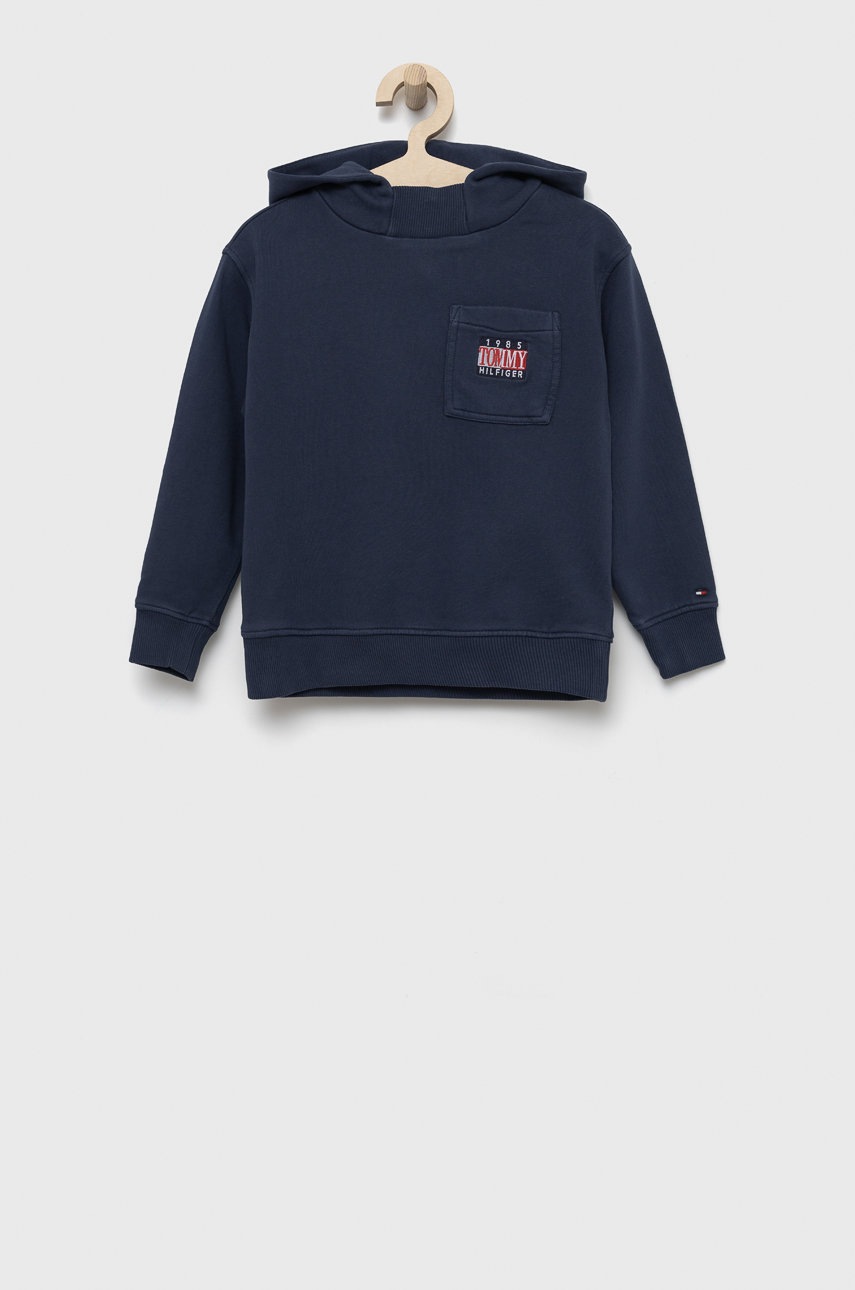 

Детски памучен суичър Tommy Hilfiger в тъмносиньо с апликация, Тъмносин