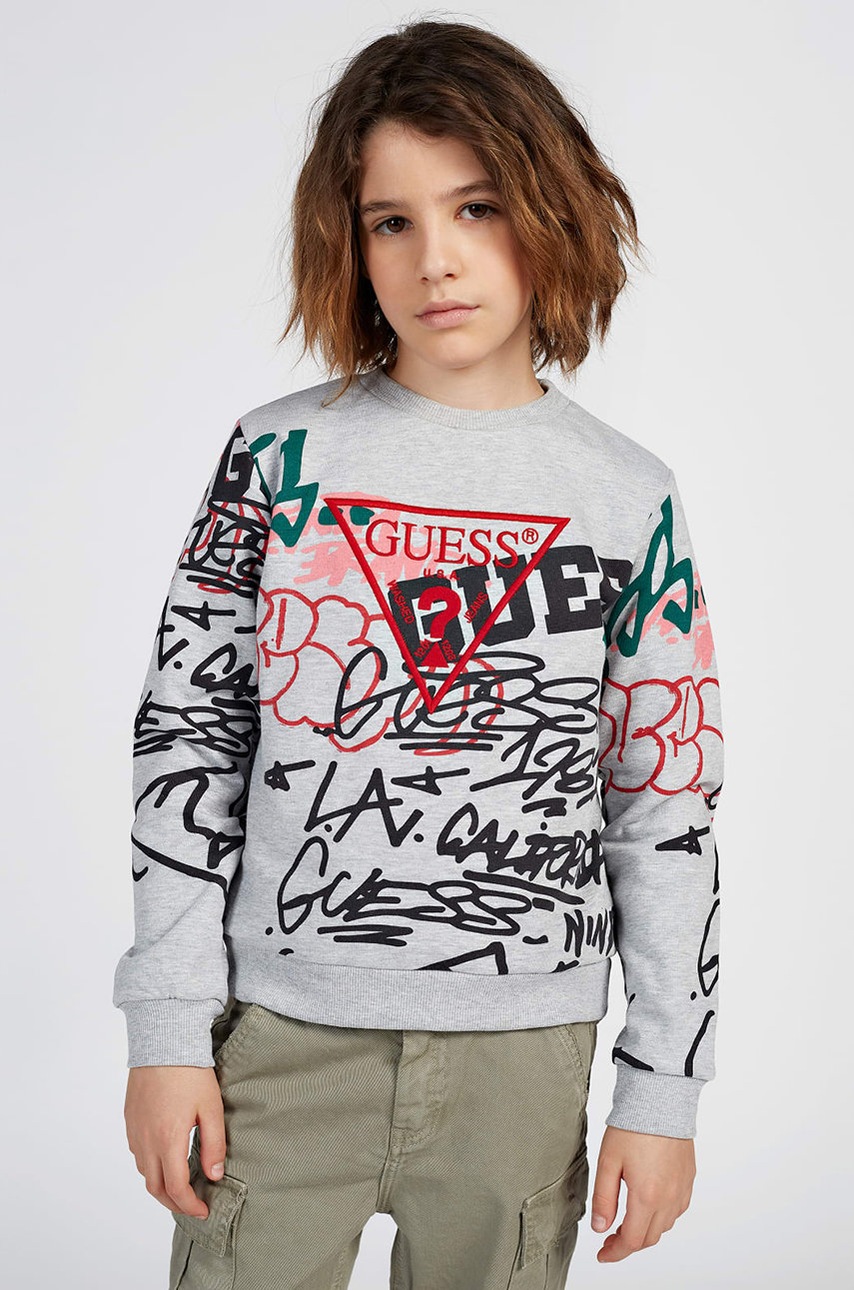 

Детски памучен суичър Guess в сиво с десен, Сив
