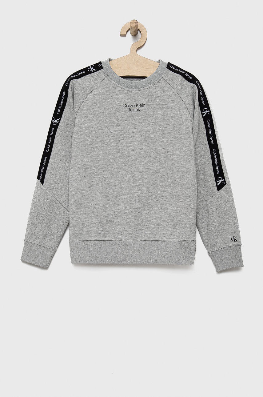 

Детски суичър Calvin Klein Jeans в сиво меланж на, Сив