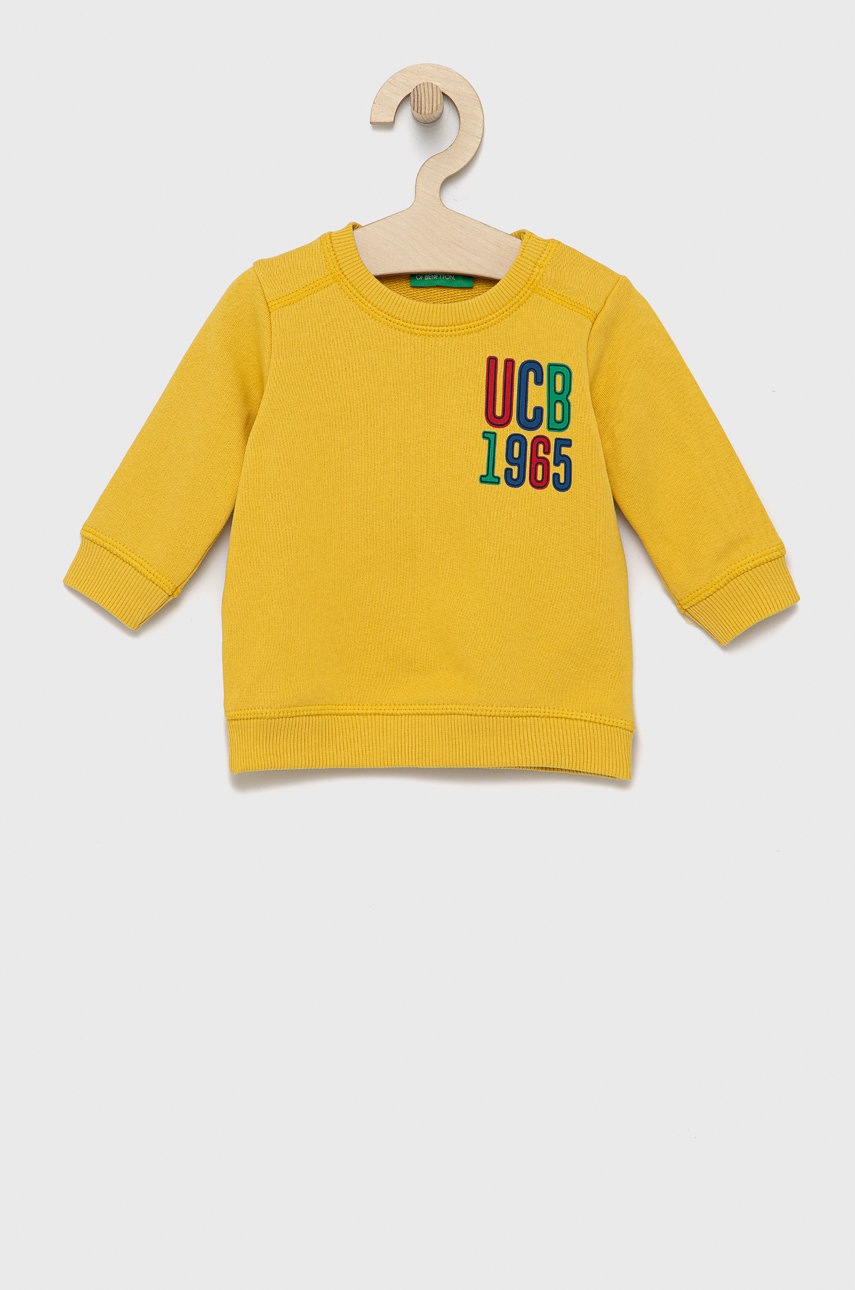 

Детски памучен суичър United Colors of Benetton в жълто с принт, Жълт