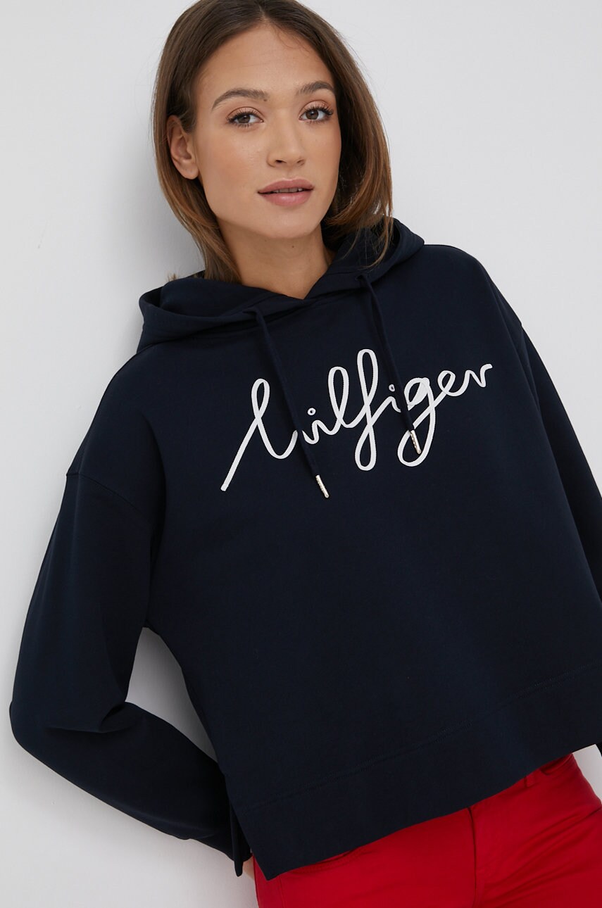 

Памучен суичър Tommy Hilfiger дамска в тъмносиньо с апликация, Тъмносин