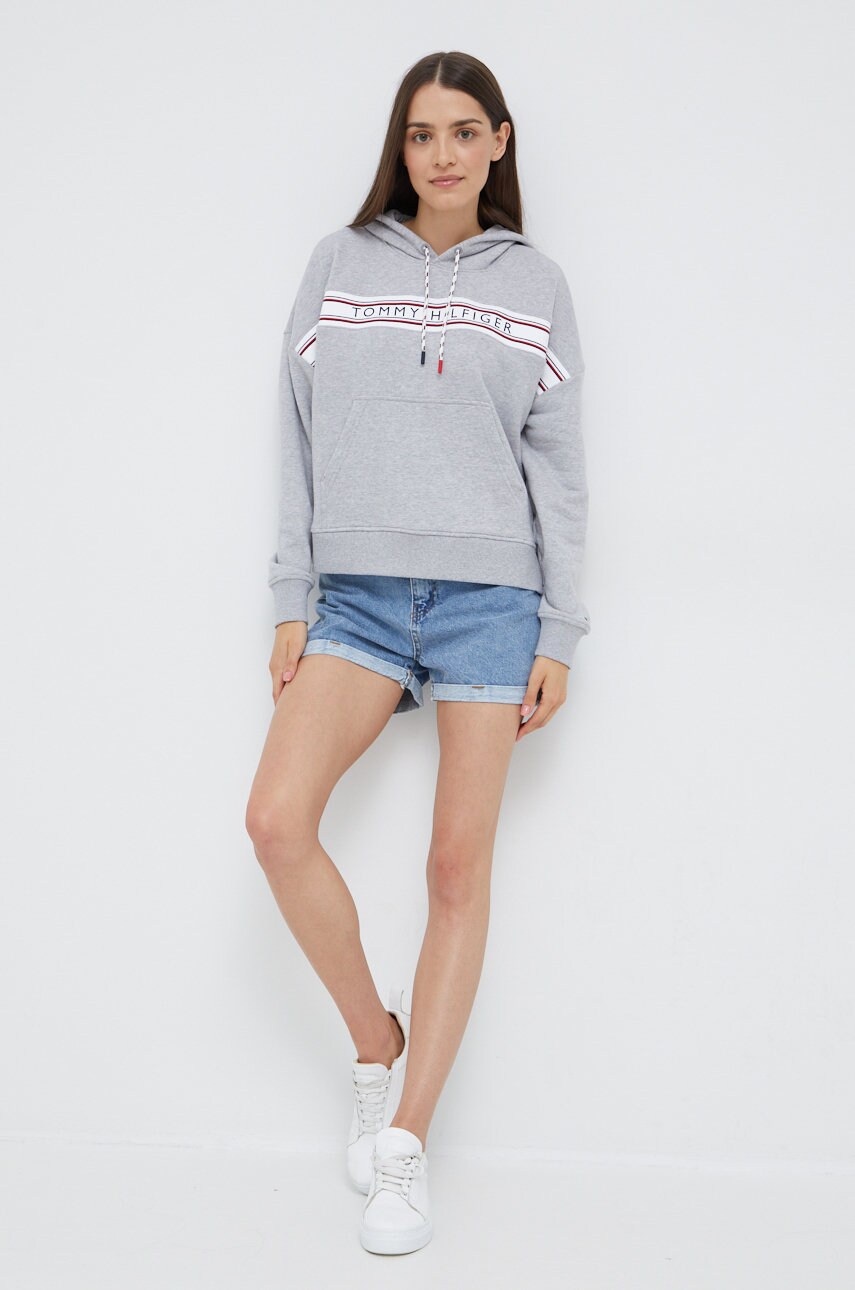 

Кофта Tommy Hilfiger женская цвет серый с аппликацией