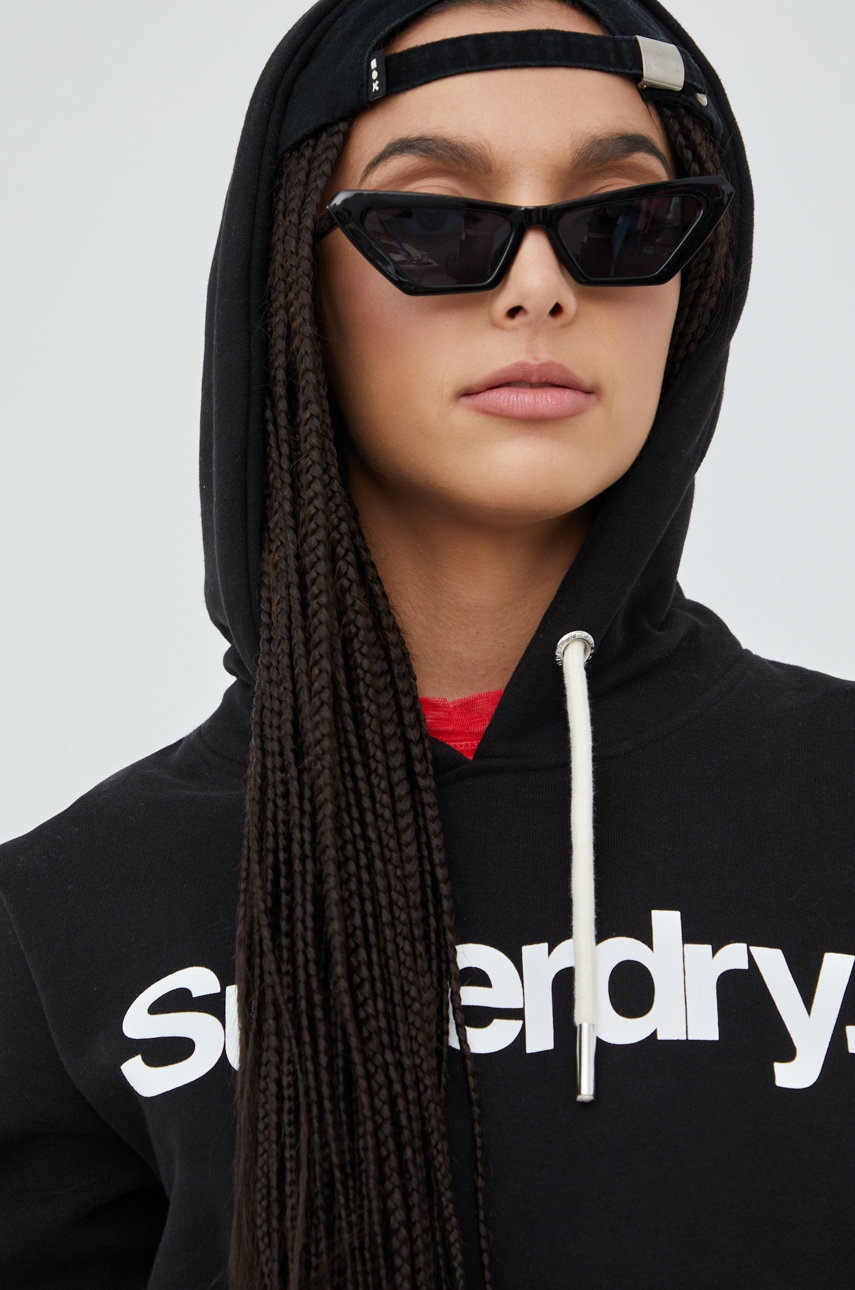 

Суичър Superdry в черно с принт, Черен