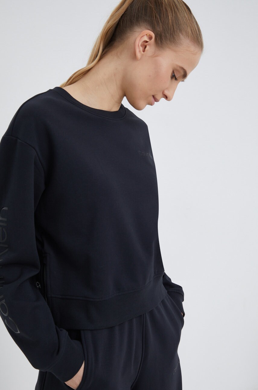 

Спортен суичър Calvin Klein Performance Modern Sweat в черно с изчистен дизайн, Черен