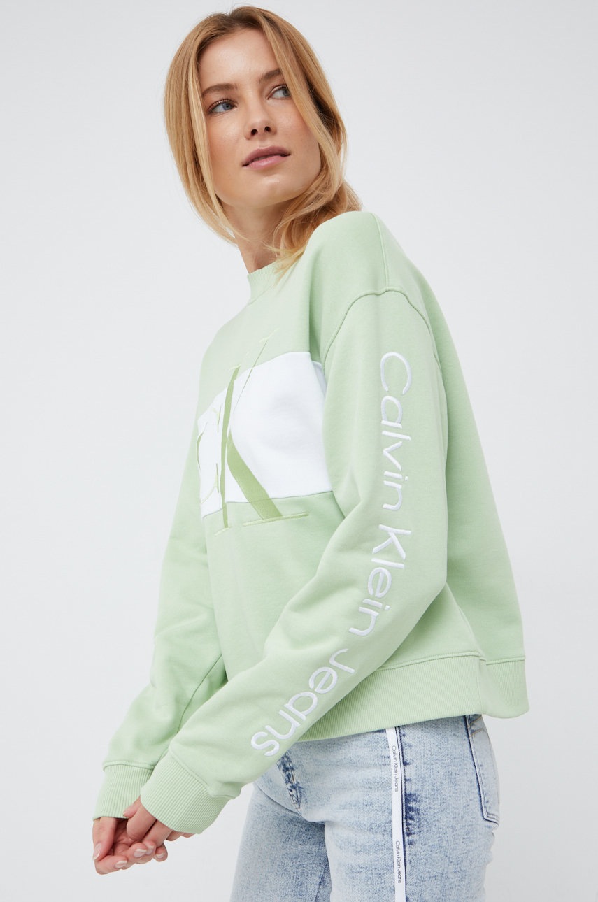 

Памучен суичър Calvin Klein Jeans в зелено с апликация, Зелен