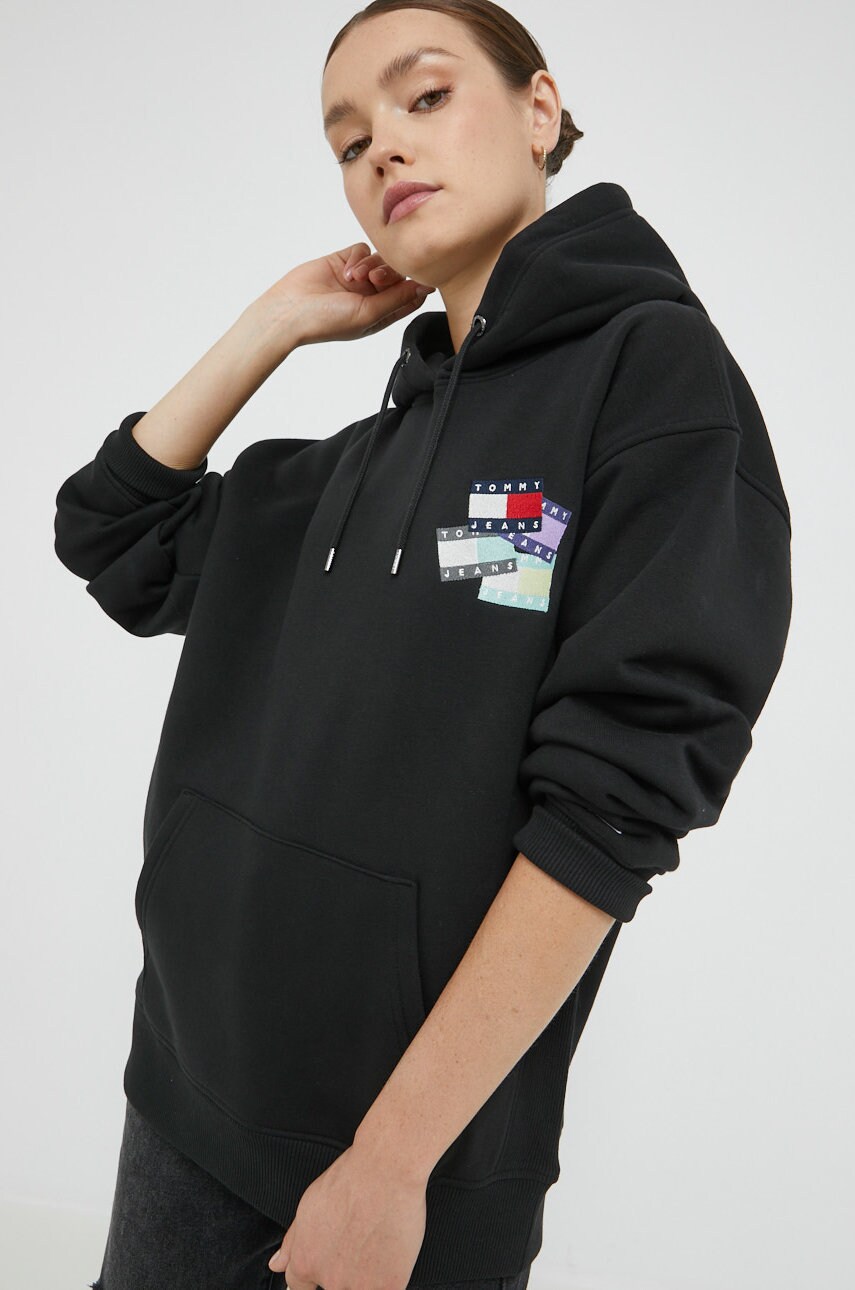 

Суичър Tommy Jeans в черно с апликация, Черен