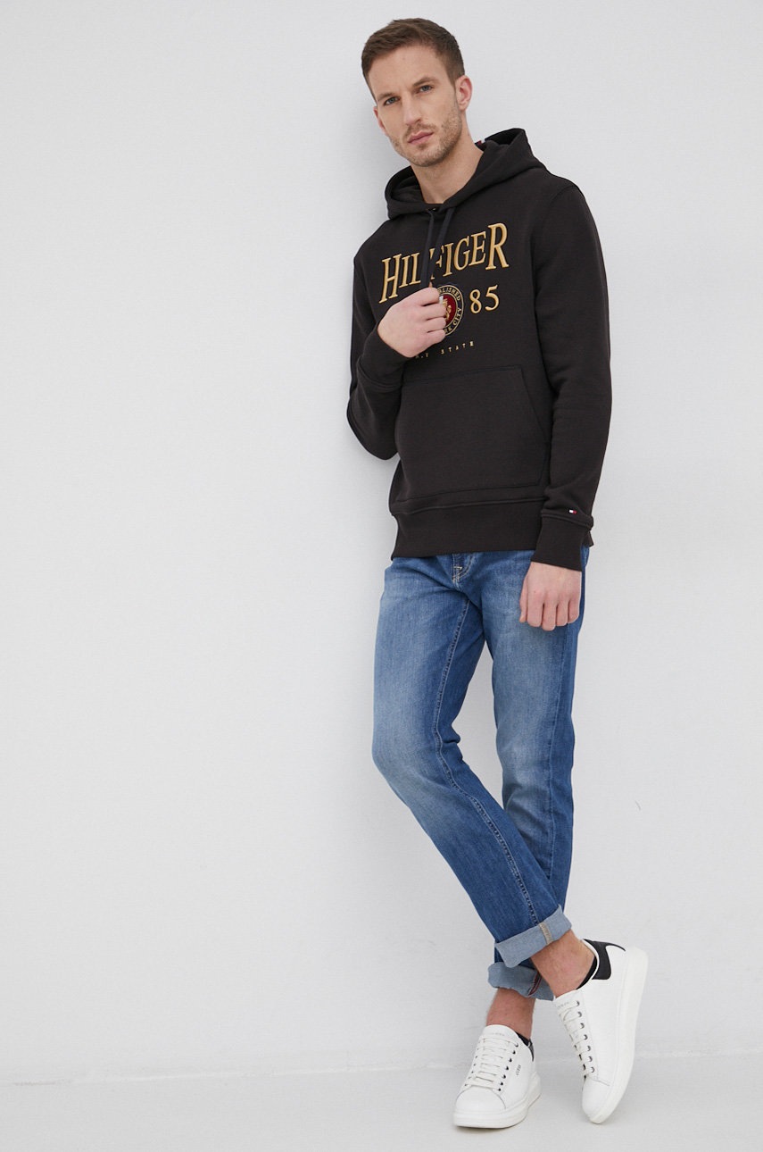 

Кофта Tommy Hilfiger чоловіча колір чорний з аплікацією