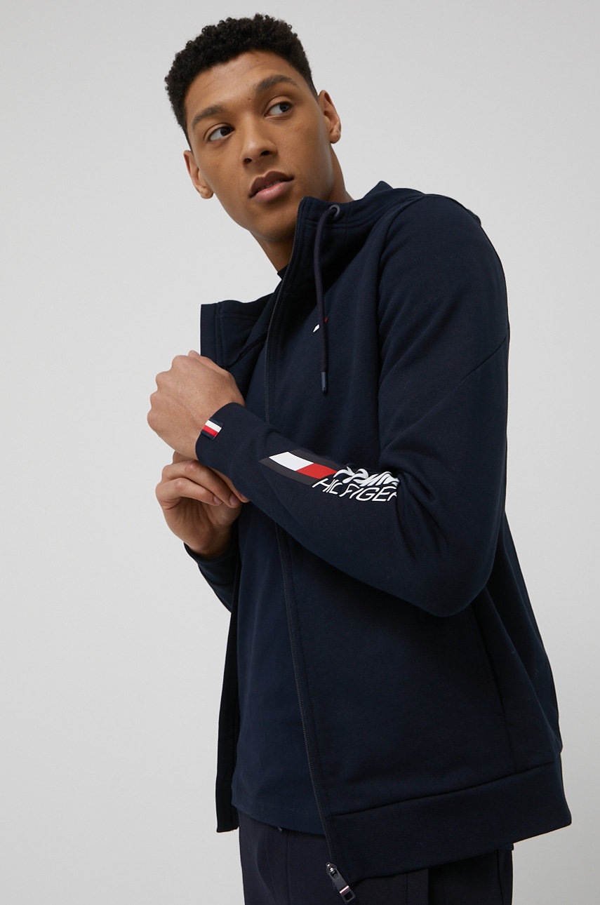 

Памучен суичър Tommy Hilfiger мъжка в тъмносиньо с принт, Тъмносин