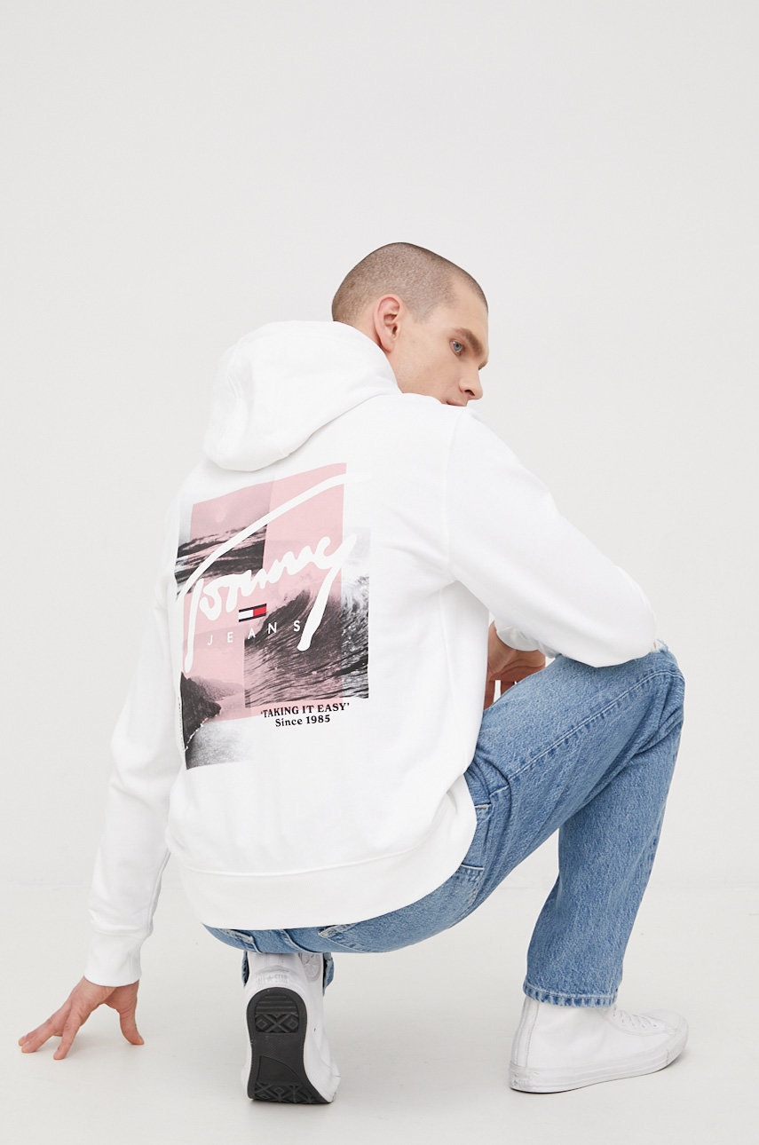 

Памучен суичър Tommy Jeans мъжка в бяло с принт, Бял