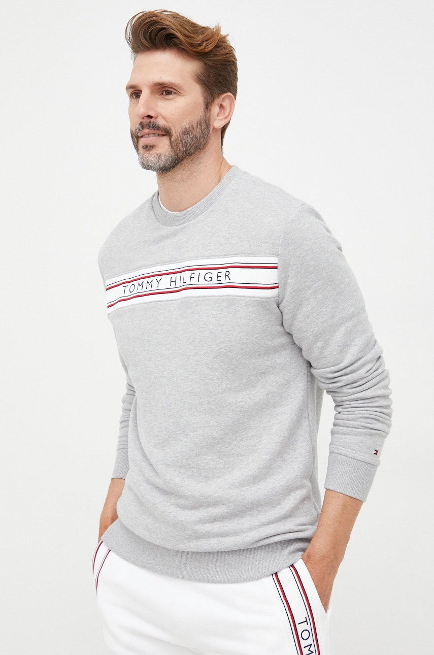 

Суичър Tommy Hilfiger в сиво с апликация, Сив