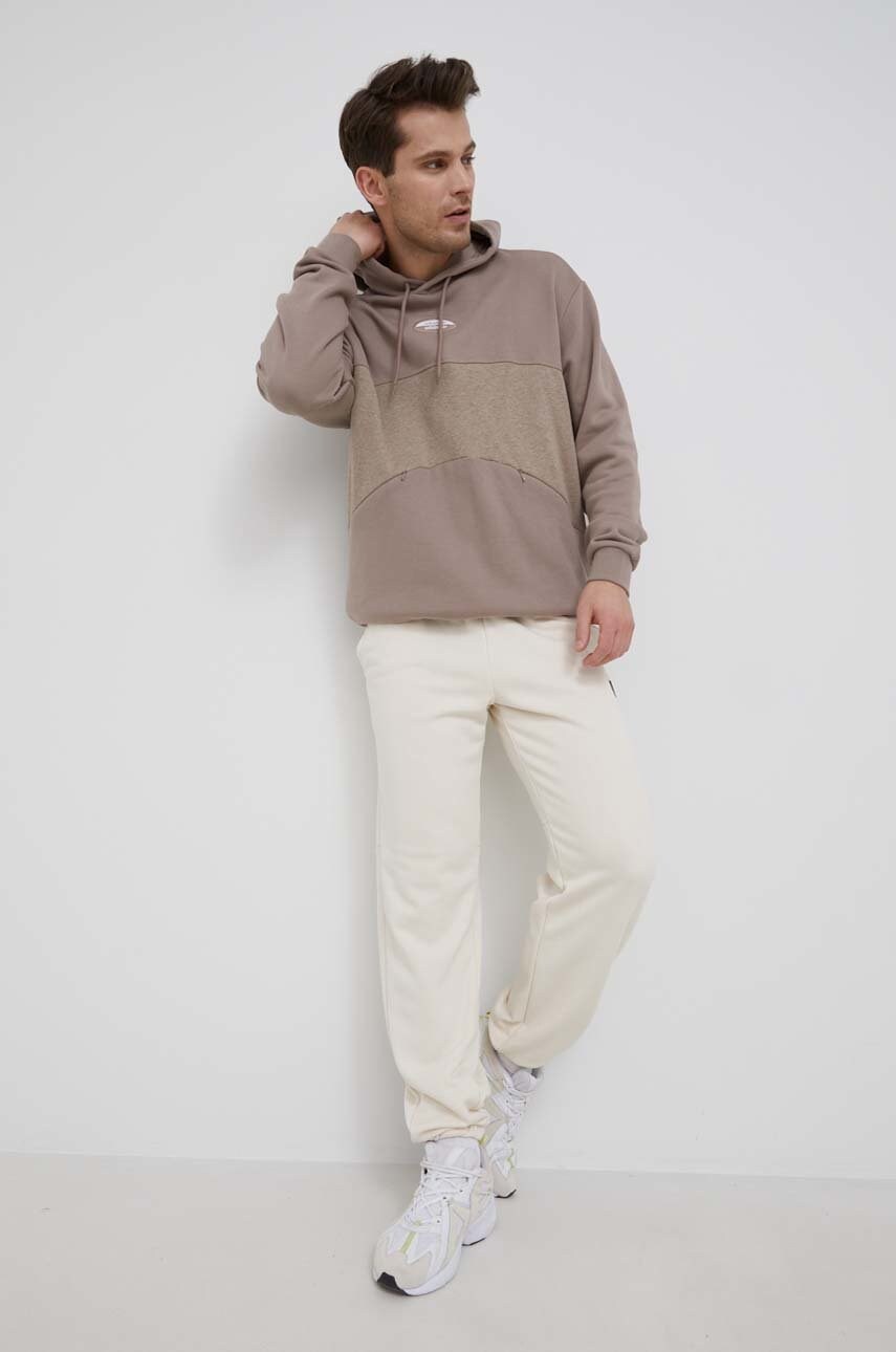 Adidas originals hanorac de bumbac barbati, culoarea maro, modelator