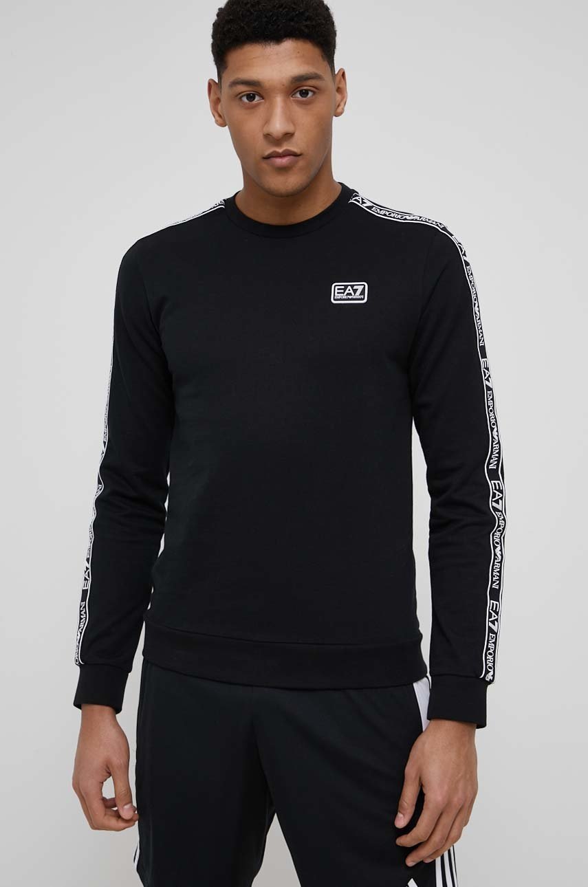 

Памучен суичър EA7 Emporio Armani мъжка в черно с апликация, Черен