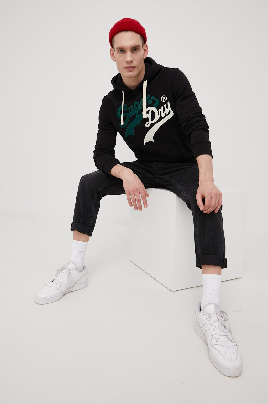 

Суичър Superdry в черно с апликация, Черен