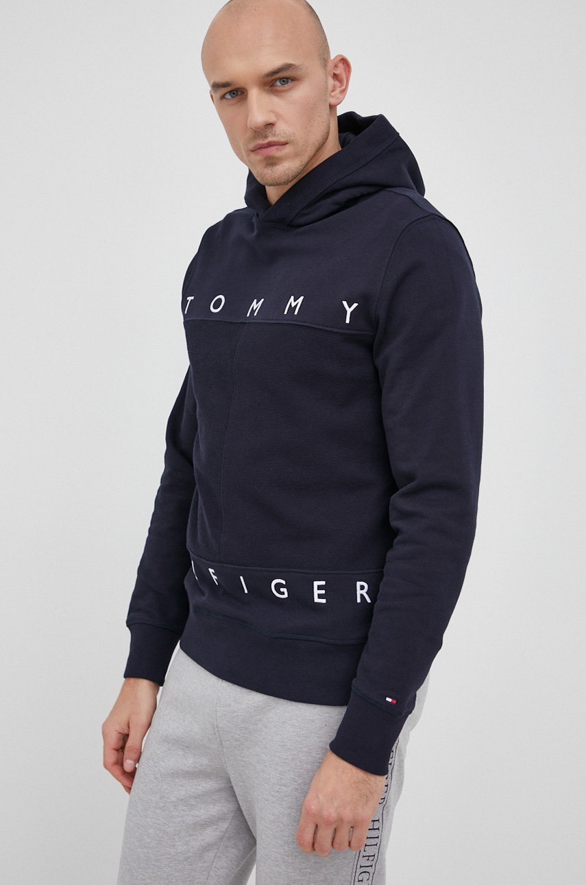 

Памучен суичър Tommy Hilfiger мъжки в тъмносиньо с изчистен дизайн, Тъмносин